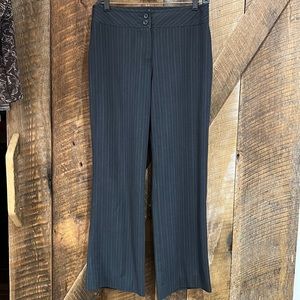 Rose Haggar women’s pinstriped slacks size 10P.  -A19